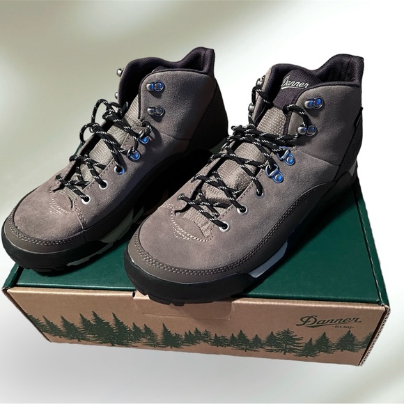 Danner Women’s Panorama waterproof mid boot. size 10 - Picture 3 of 12
